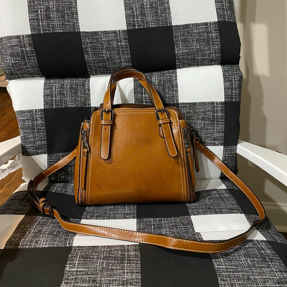 Small leather purse. Brand new never used